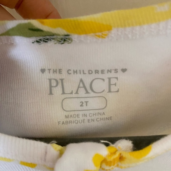 Children’s place bundle of two pajama zippered onesies 2T but looks bigger to me - Picture 4 of 4